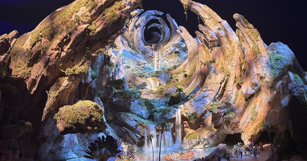 You are currently viewing First look: Disneyland’s ‘Avatar’ attraction model unveiled at D23