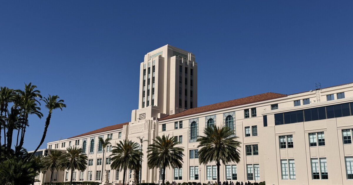 Read more about the article Supervisors to consider lobbying, betting app proposal