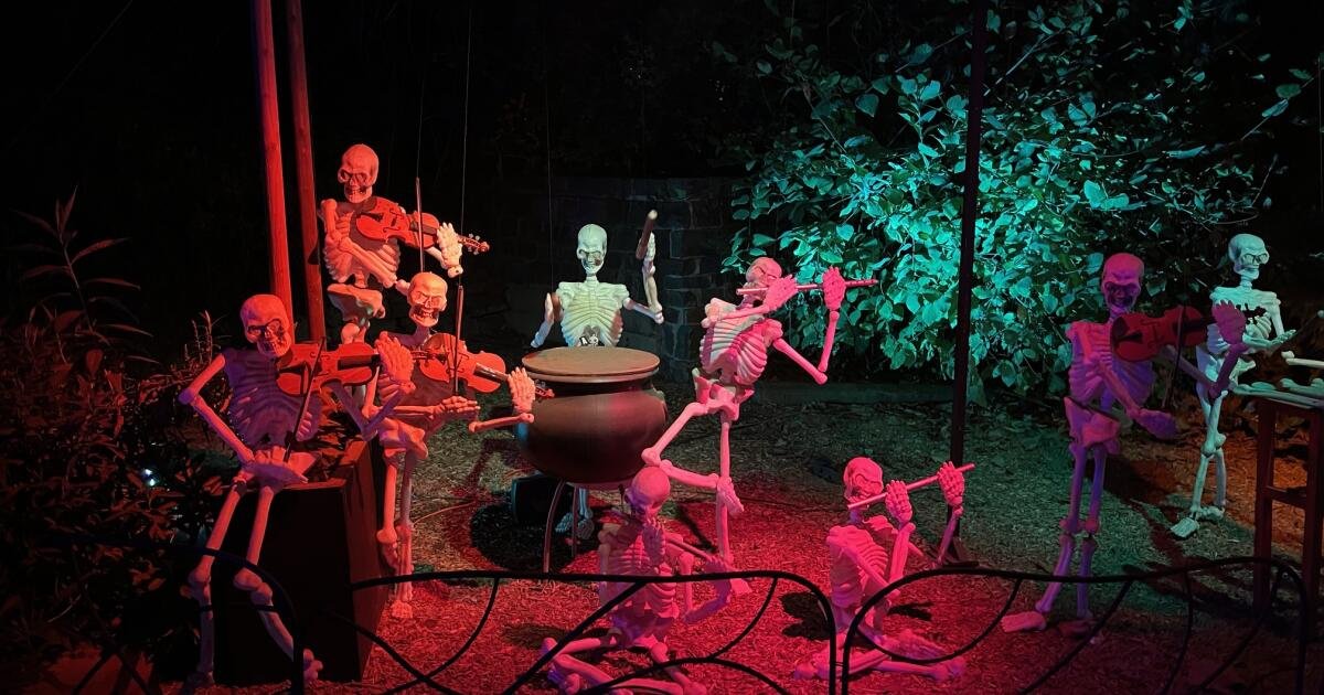 You are currently viewing Boney Island, L.A.’s long-beloved Halloween attraction, comes to an end
