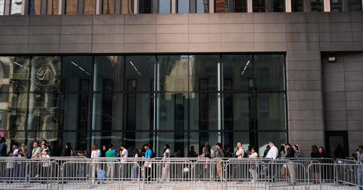 You are currently viewing Court ruling narrows pathway to citizenship for DACA recipients