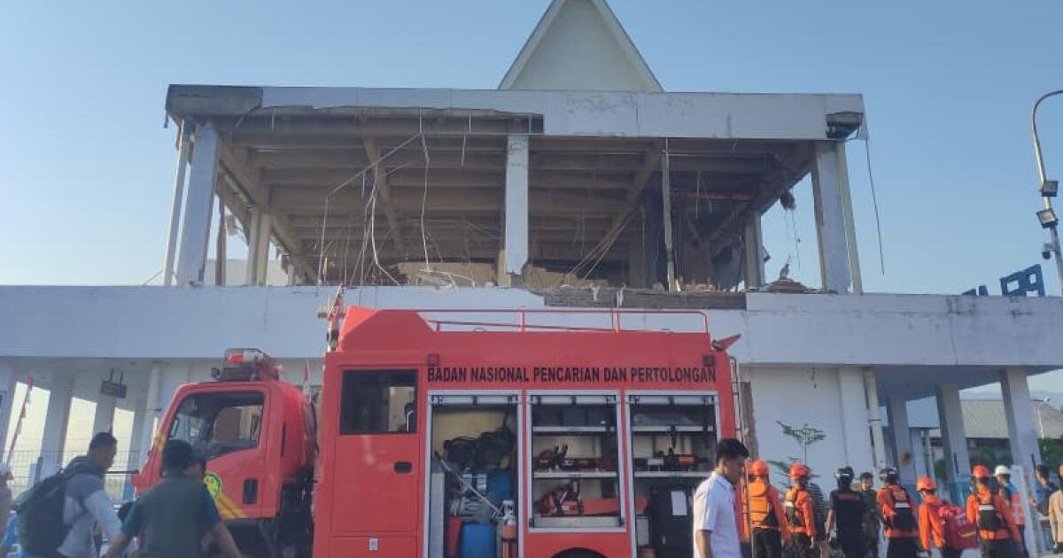 You are currently viewing Magnitude 7.7 earthquake strikes off Indonesia, killing at least 47 and toppling buildings