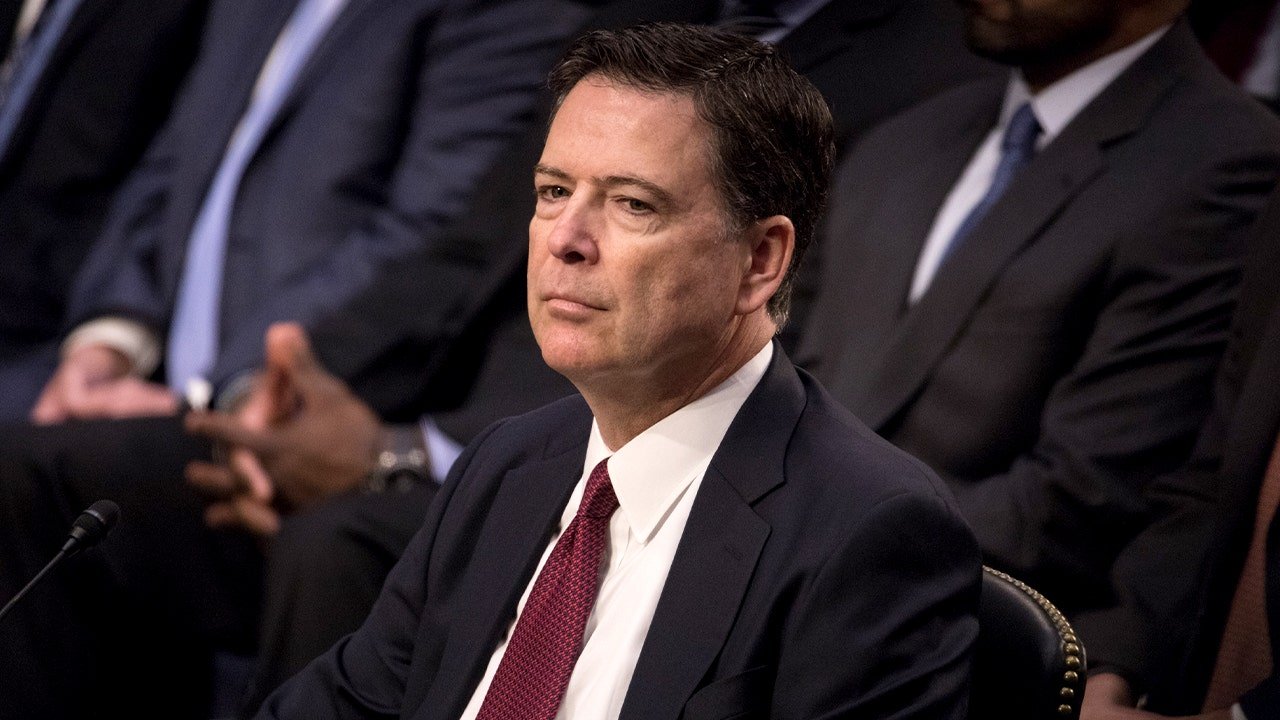 You are currently viewing White House releases declassified FBI memos on Comey firing probe