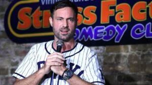 Read more about the article Jeff Dye shares Tesla video of left-leaning comic writing insult on his car