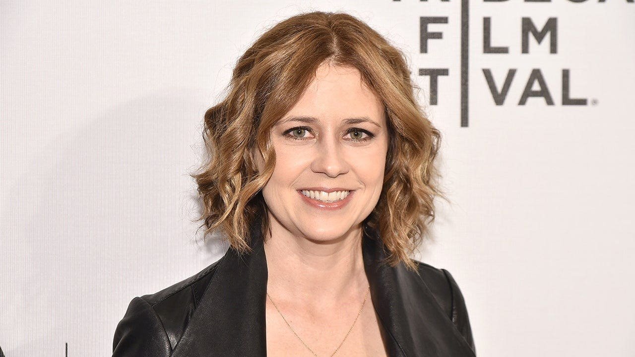 Read more about the article Jenna Fischer quit television series work to be present for her kids