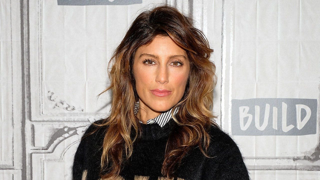 You are currently viewing Jennifer Esposito moves to Paris after quitting Hollywood on her terms