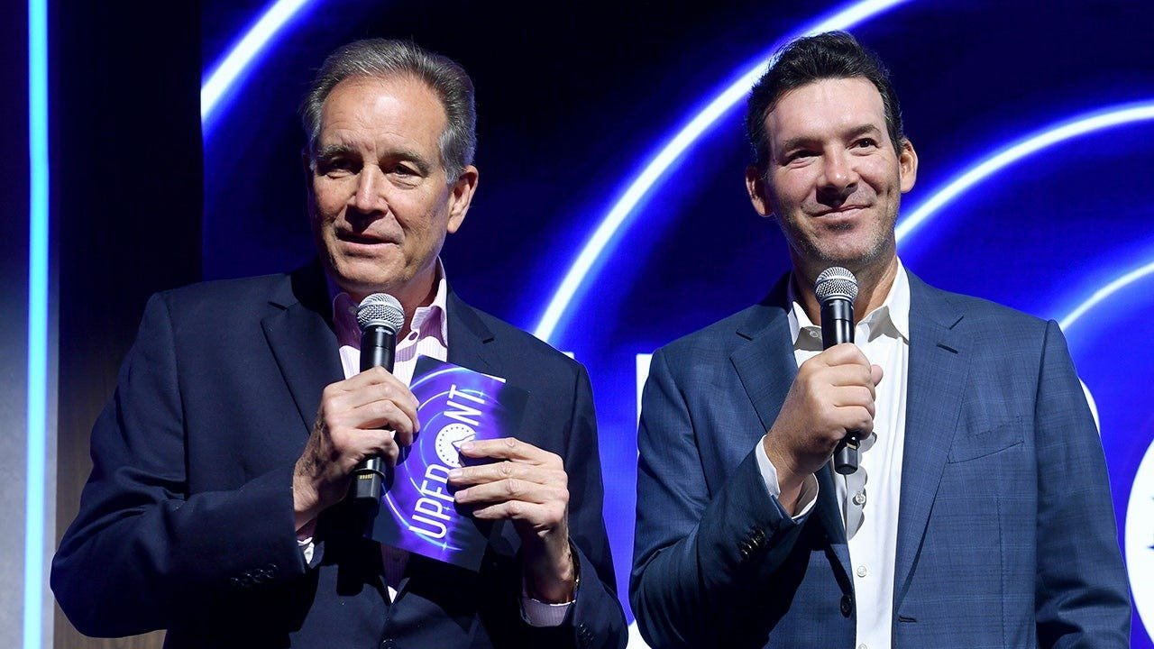 You are currently viewing Jim Nantz speaks out on Tony Romo OWI arrest and J.J. Watt at CBS