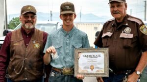 Read more about the article Montana teen uses lasso to rescue drowning man from Yellowstone River