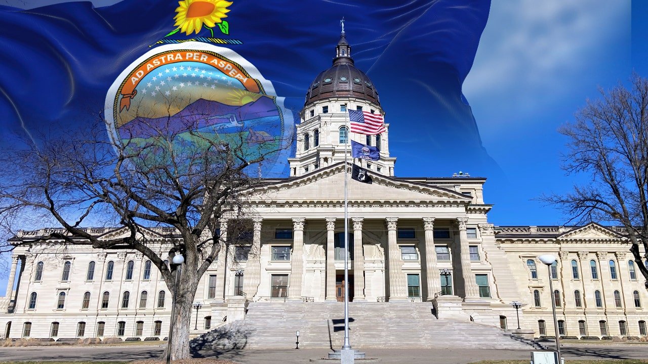 You are currently viewing Kansas Dems pick gubernatorial nominee seeking to succeed Laura Kelly