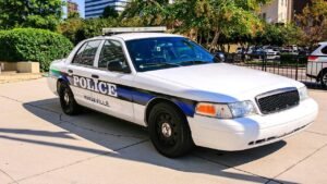 Read more about the article Knoxville police love triangle drags police chief into mess for flirty texts with one of the female officers