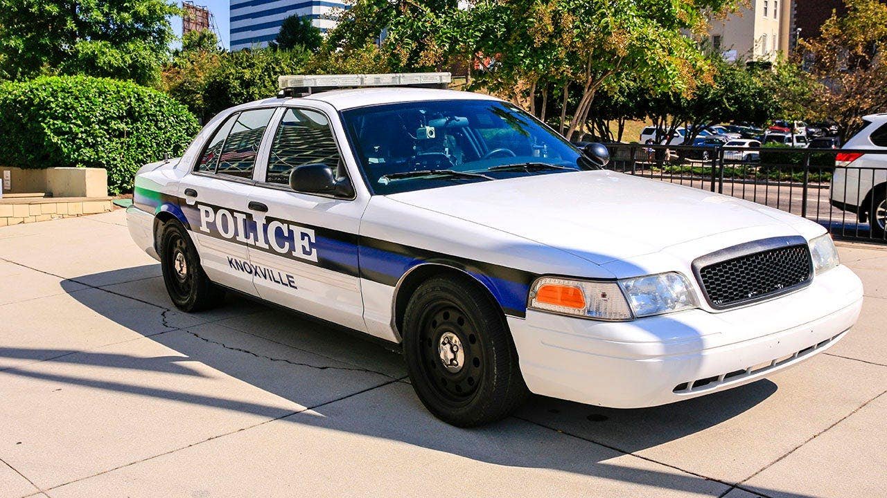 You are currently viewing Knoxville police love triangle drags police chief into mess for flirty texts with one of the female officers