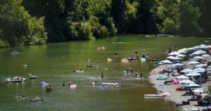 Read more about the article In Guerneville, float on a river among California’s majestic redwoods