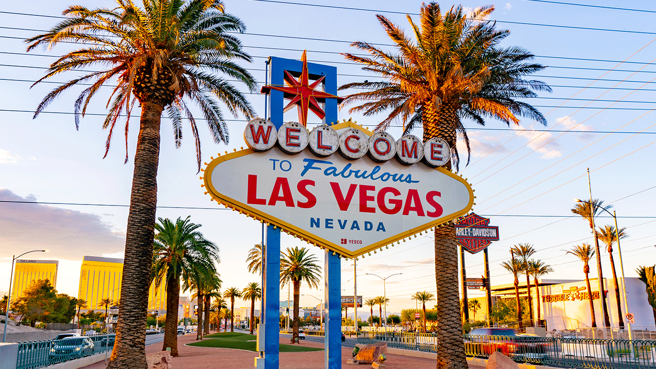 You are currently viewing Blackjack losses, a chilling phone call and a diverted flight cap a chaotic Las Vegas vacation
