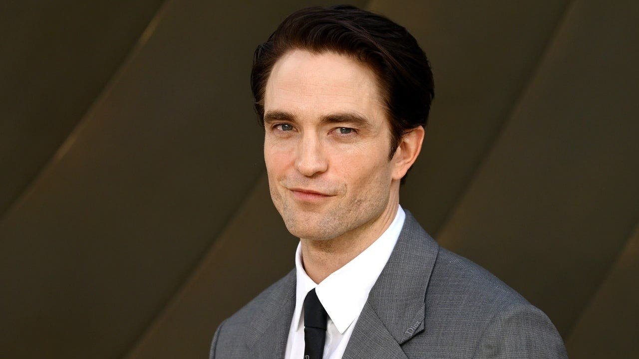 You are currently viewing Robert Pattinson stuns fans with Chris Hansen look in A24 ‘Primetime’ trailer