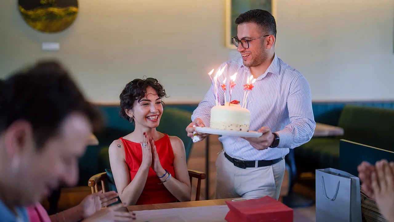 You are currently viewing NJ pizzeria’s birthday cake dispute highlights outside food policy at restaurants