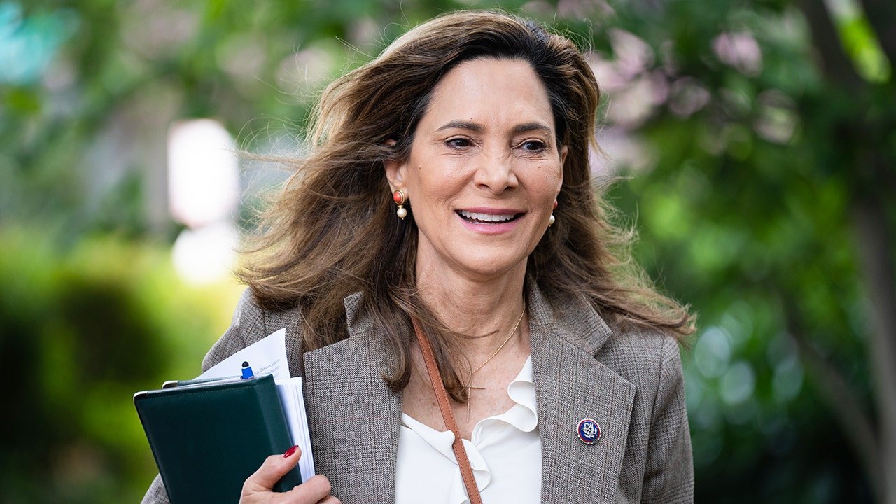 You are currently viewing Rep. Maria Elvira Salazar advances in Florida’s 27th district primary