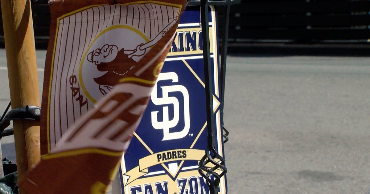 You are currently viewing ICE detains Padres minor league coach in El Paso
