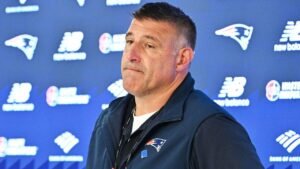 Read more about the article Mike Vrabel is finally asked about his family counseling sessions made necessary by the Dianna Russini scandal