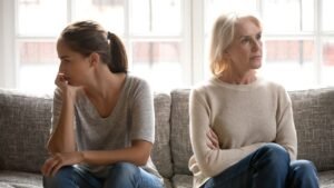 Read more about the article Psychologist reveals 5 key drivers of family estrangement in the US
