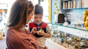 Read more about the article Low sugar in pregnancy linked to lower dementia risk, study suggests