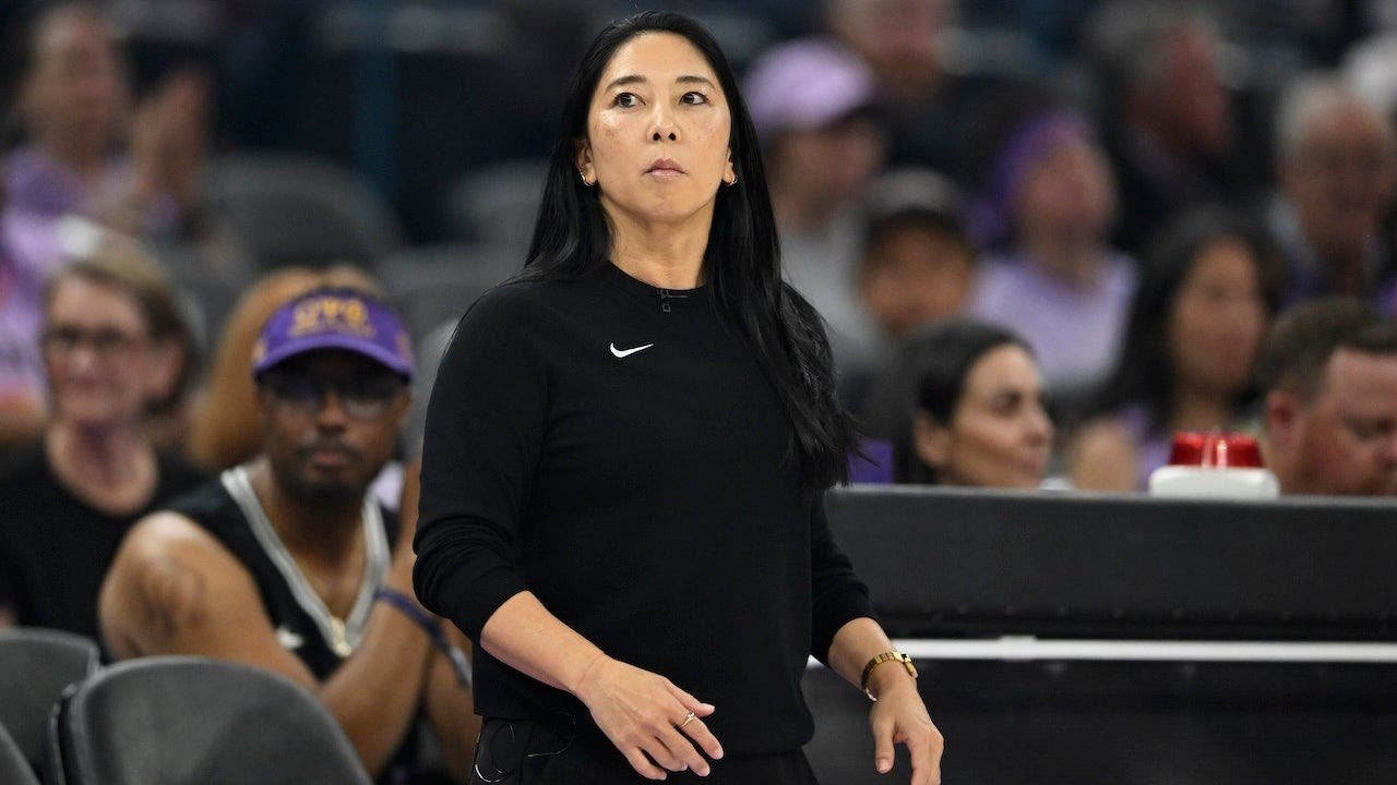 You are currently viewing Valkyries coach Natalie Nakase defends trans athletes in women’s sports as culture war engulfs WNBA