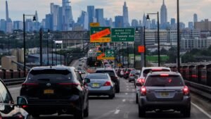 Read more about the article NYC’s $9 congestion toll resulted in no air quality improvement during year one
