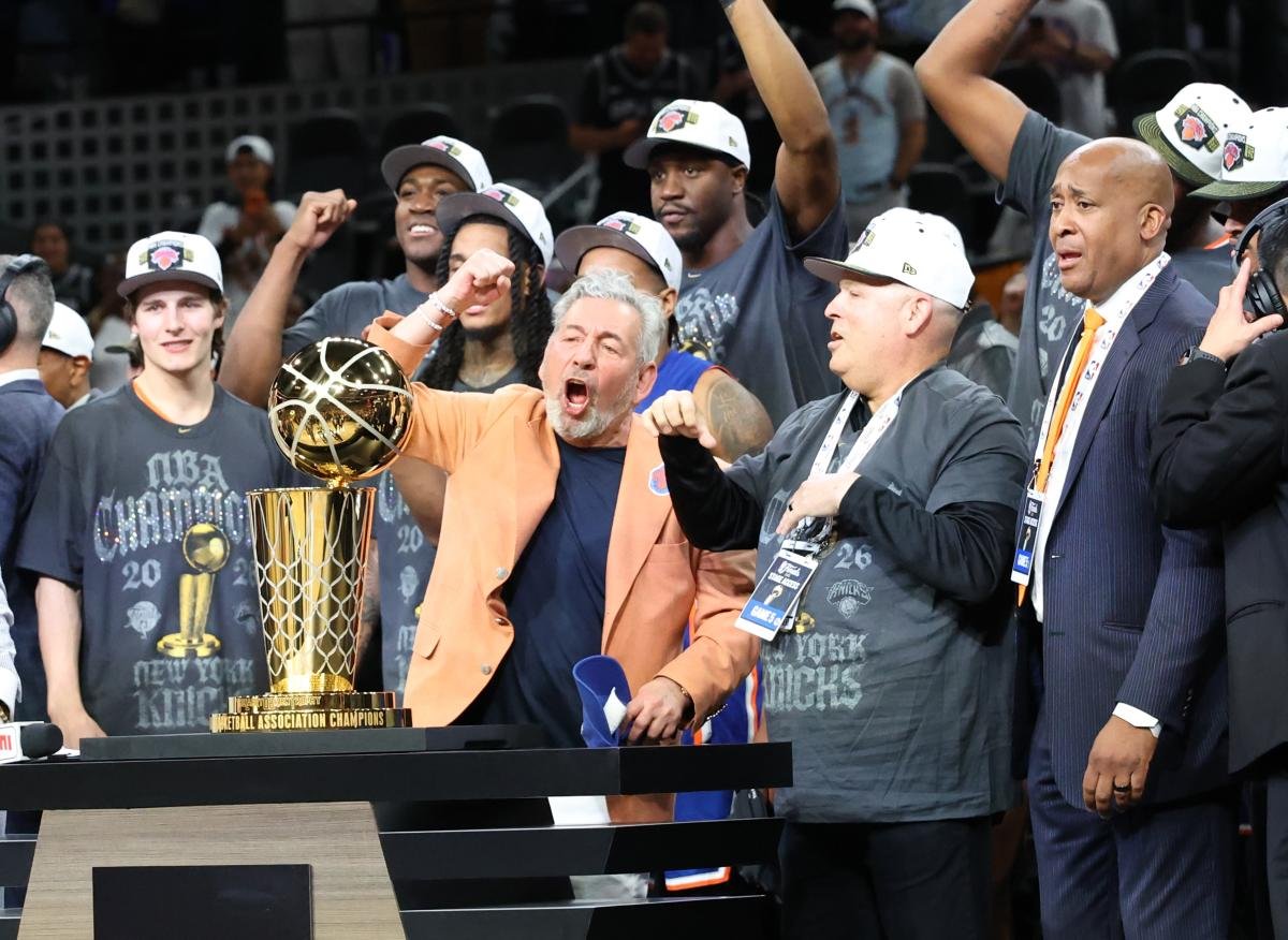 You are currently viewing If the Lakers can sell for $12.5 billion, what are New York’s teams worth?