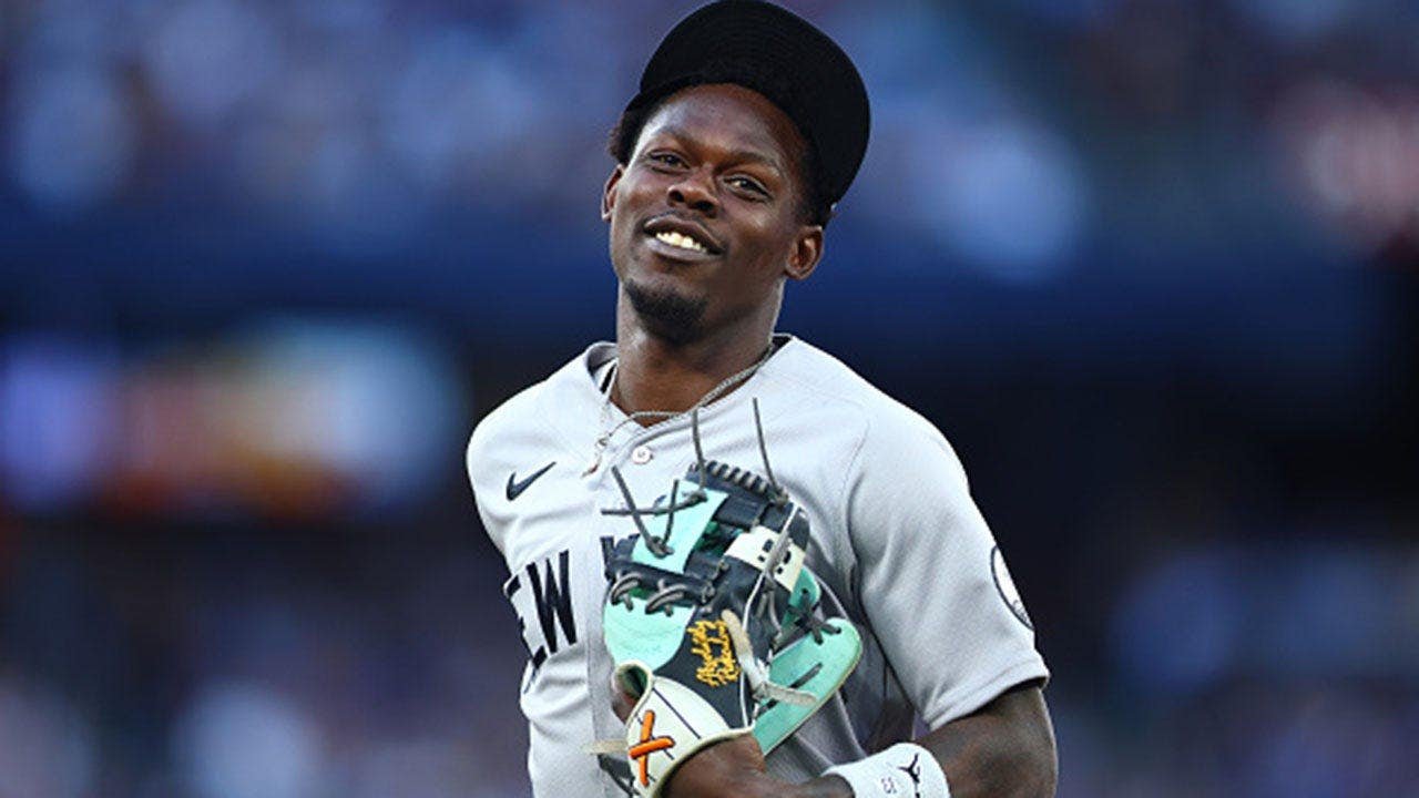 You are currently viewing Yankees’ Jazz Chisholm boots routine grounder, immediately blames umpire as replay tells another story