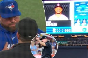 Read more about the article Scoreboard error leads to double-play that throws Blue Jays-Red Sox game into chaos