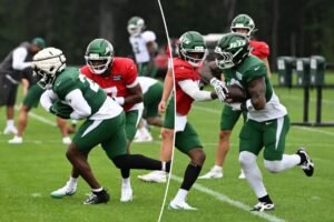 Read more about the article Jets downplay Breece Hall’s groin strain with chance to test their depth