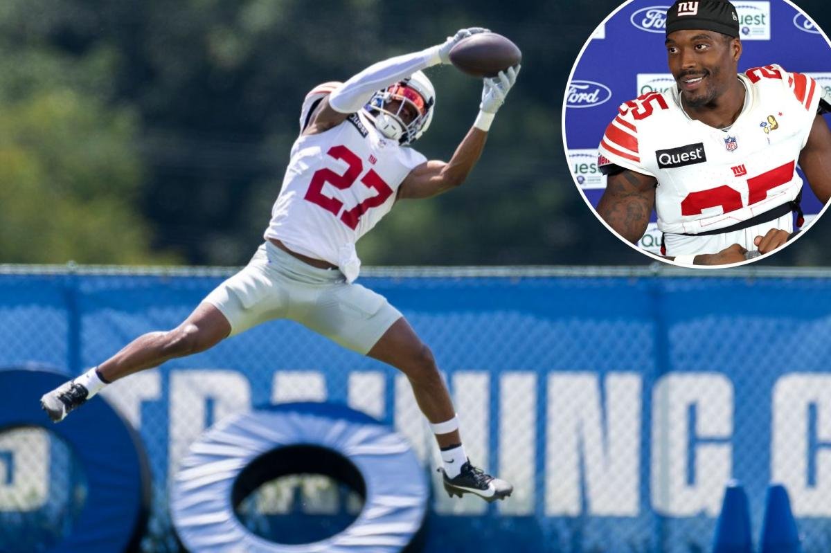 You are currently viewing The somewhat awkward position battle unfolding at Giants camp: ‘On each other’s ass’
