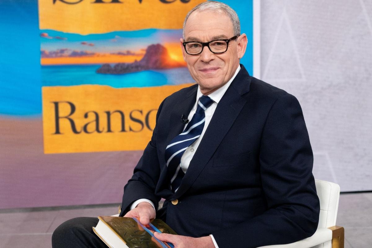 You are currently viewing Daniel Silva was ready to let Gabriel Allon retire â but global headlines inspired him to bring the famed spy books back