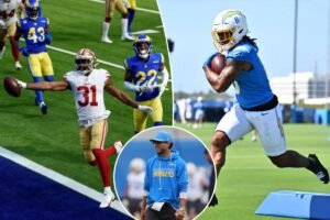Read more about the article Mike McDaniel refuses to reinvent offense, revives proven 49ers blueprint