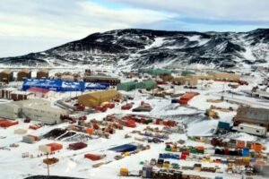 Read more about the article American flown to New Zealand hospital in rare midwinter Antarctic rescue mission