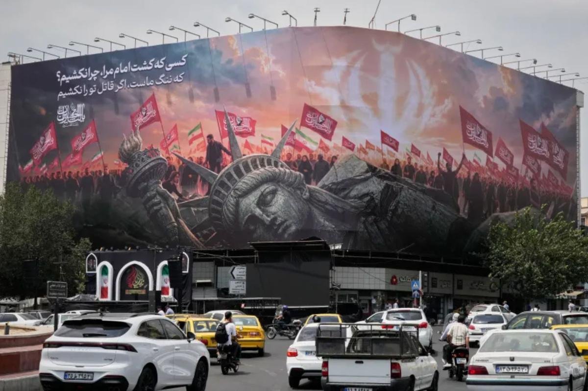 You are currently viewing Iranians set to face harsh prison sentences for telling the world what’s happening inside their country under new law