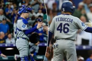 Read more about the article Dodgers catcher makes early exit after stomach bug strikes in dugout