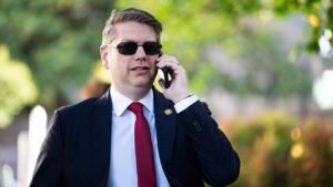 Read more about the article One-term Alaska congressman heads to general against 3 challengers