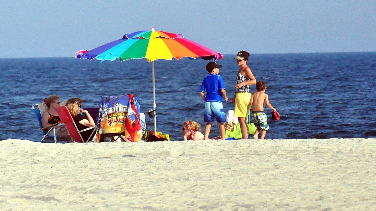 You are currently viewing Jersey Shore vacation rentals fuel heated debate about $10,000 weekly cost