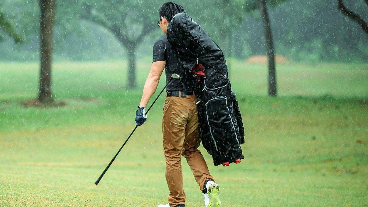 You are currently viewing Insanely lucky golfer recovering after taking video of himself being struck by lightning on Ohio golf course