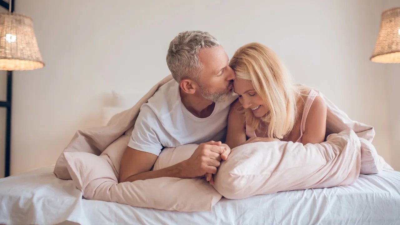 You are currently viewing How often are married people having sex? American intimacy numbers revealed