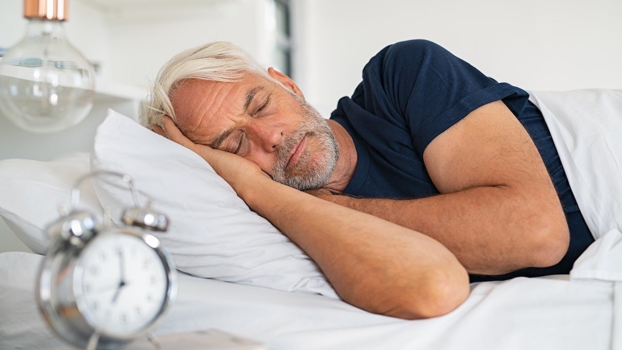 You are currently viewing Struggling to lose weight? Your sleep could be working against you, expert says