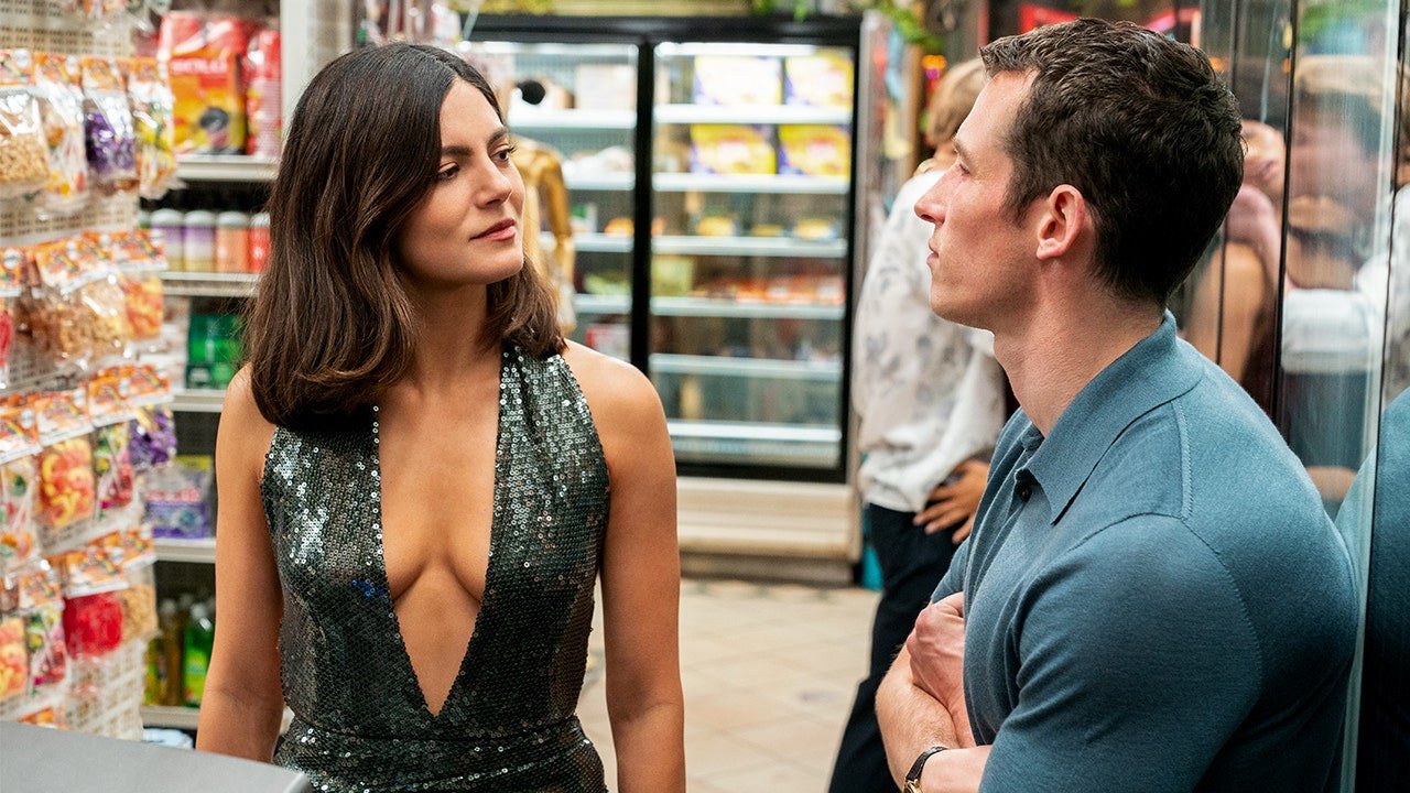You are currently viewing ‘One Night Only’ Review: Callum Turner, Monica Barbaro charm in lively rom-com