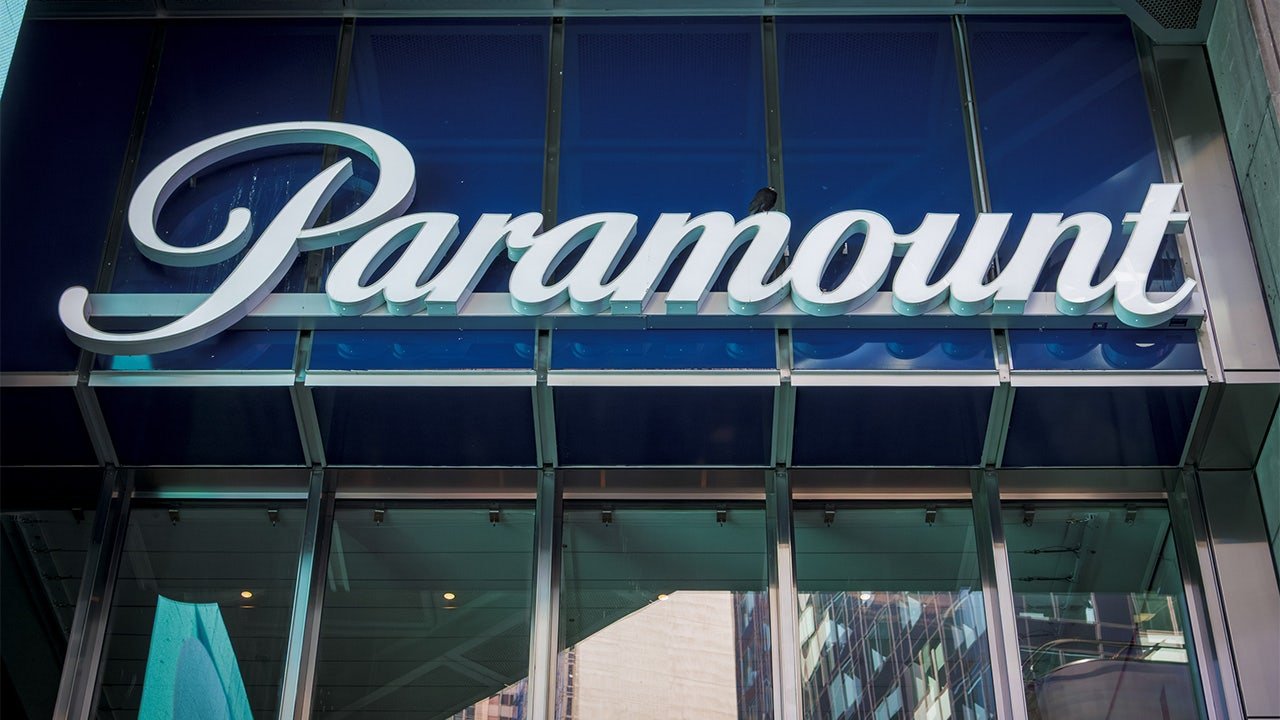 You are currently viewing Paramount CEO David Ellison threatens to leave California over suit