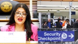 Read more about the article Rashida Tlaib introduces bill to block ICE access to air travel data