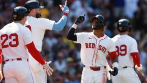 Read more about the article Chicago White Sox lead American League Central but face a red-hot Boston Red Sox team Tuesday
