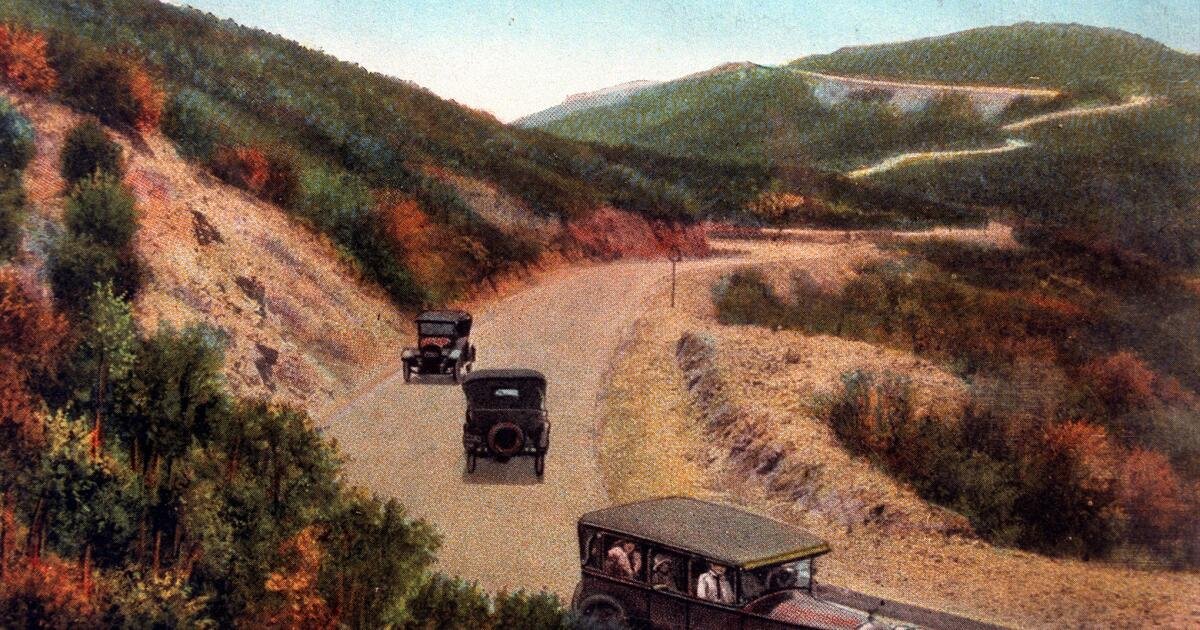 Read more about the article Highway bandits, Charles Lindberg and the 700 curves; The history of the Ridge Route over the Tejon Pass
