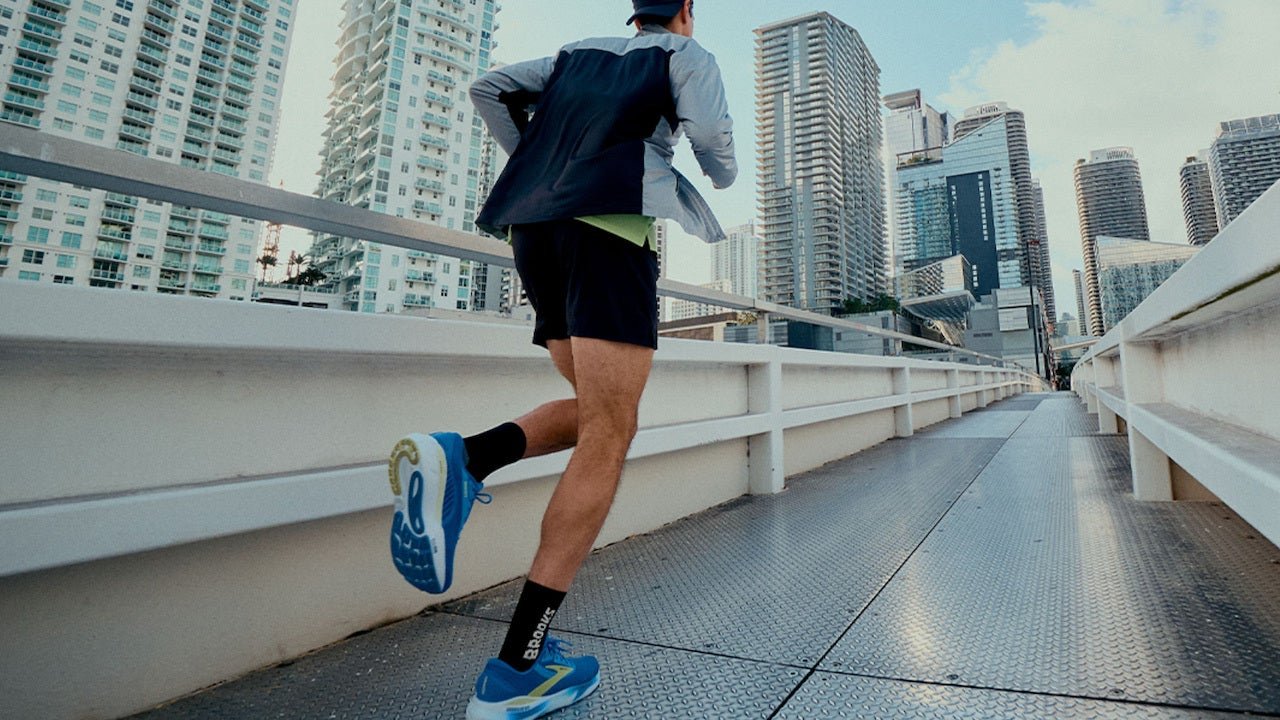 You are currently viewing Podiatrists say these Brooks sneakers can help with plantar fasciitis — now under $100 on Amazon
