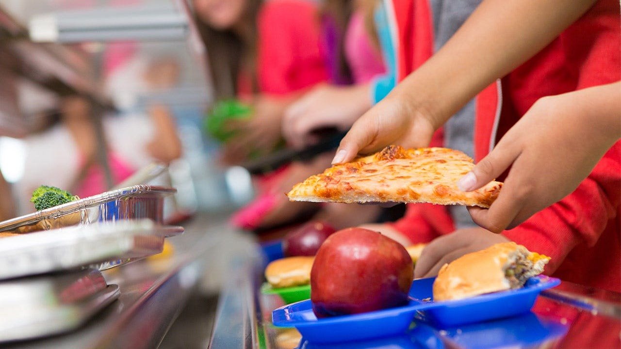 You are currently viewing Trump administration pushes healthy school meals and dietary guidelines