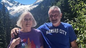 Read more about the article Kansas City man dies at Glacier National Park after rock crashes through Jeep