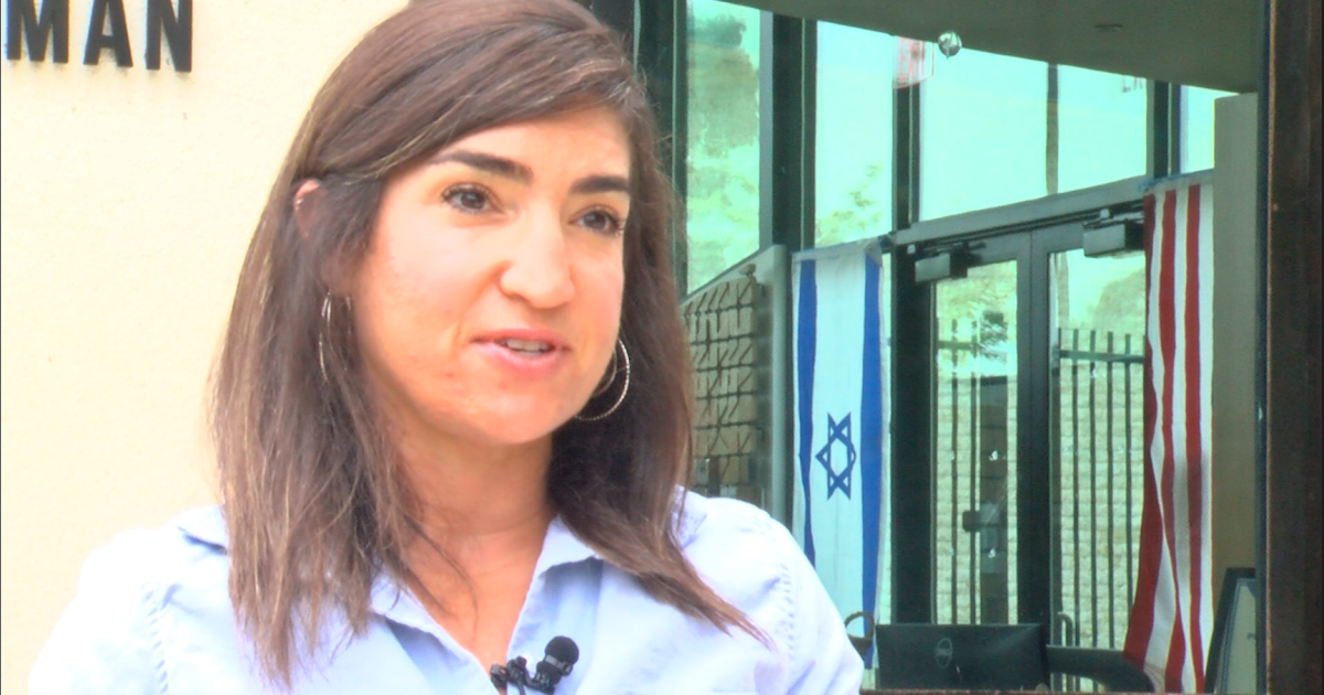 You are currently viewing After antisemitic break-in, Hillel of San Diego creates home security fund