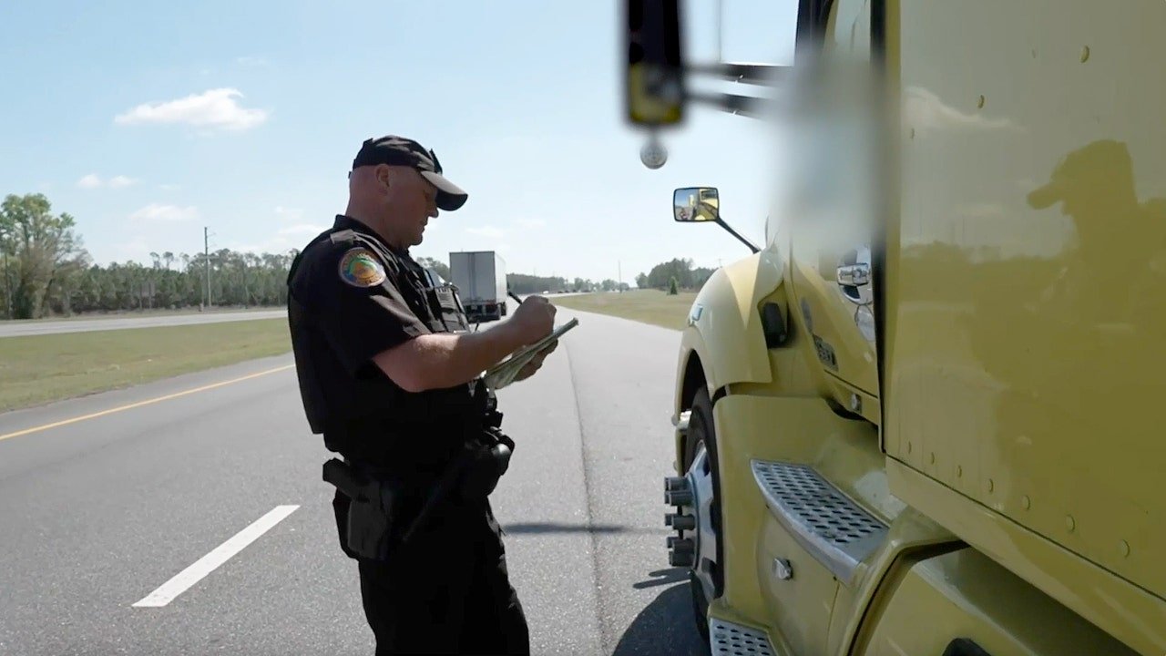 You are currently viewing Operation Highway Shield nets 51 detentions in trucking industry crackdown